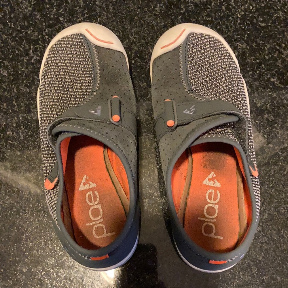 Plae shoes size 1